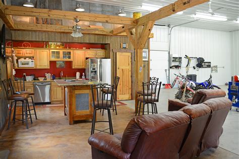 pole barns with living quarters